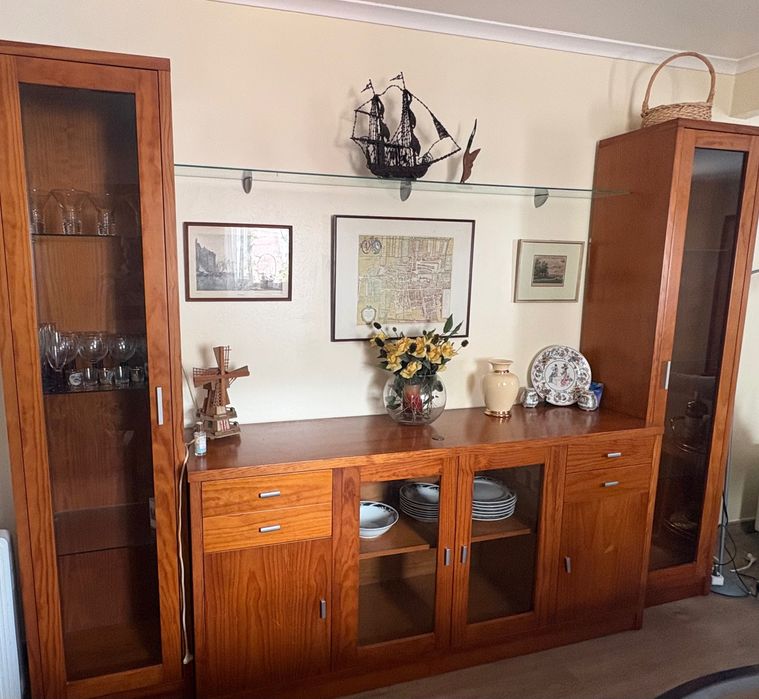 Móvel de sala estar ou jantar