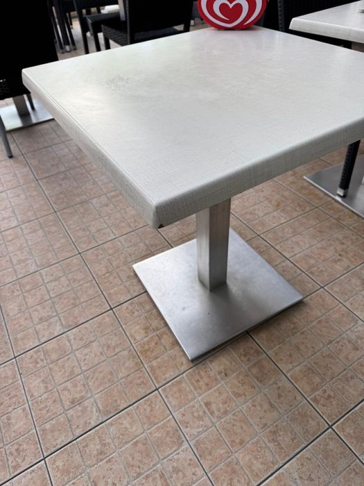 Mesas Quadrada de Exterior / Interior