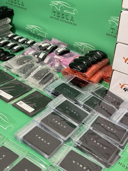 Ключ карти та ключ машинки на всі моделі Tesla