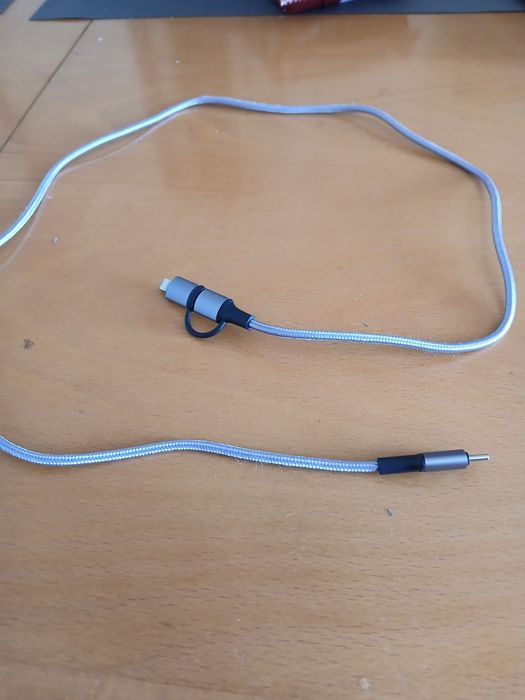 Kabel ładujący c