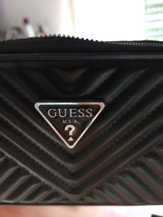 Mala preta Guess