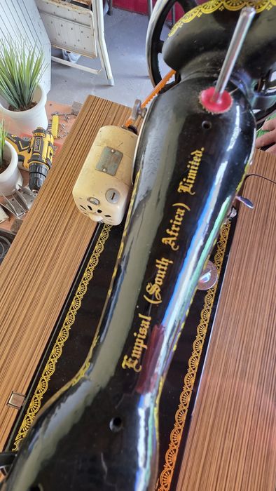 Maquina de costura elétrica