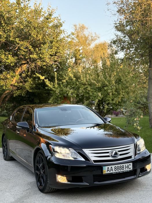 Продам lexus ls 600 hl