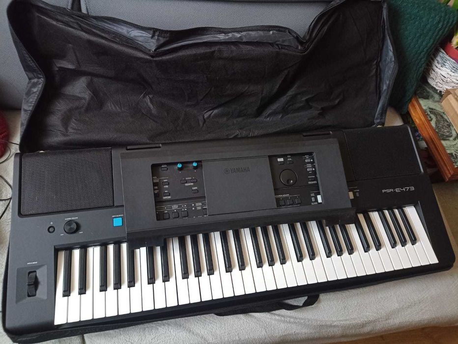 Keyboard Yamaha psr E473 + futerał
