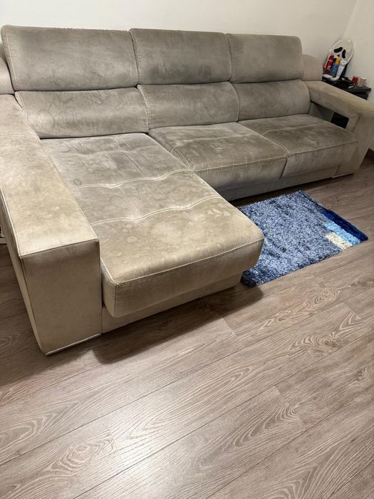 Sofá com chaise longue