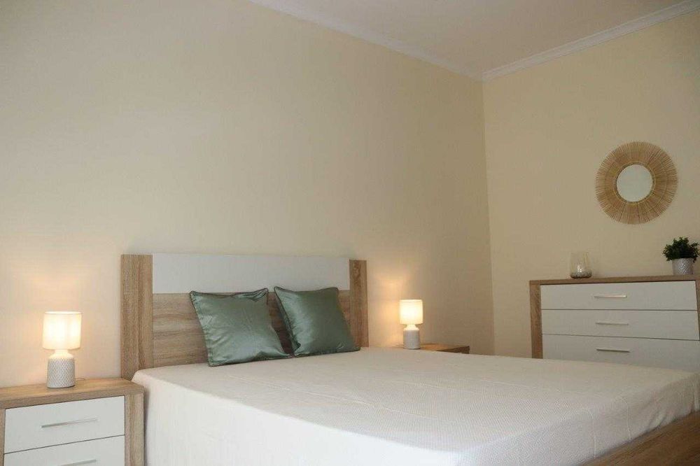 Moradia V3 max 7 Pessoas, Piscina, Manta Rota a 700 metros praia.