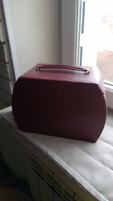 Сундучок для зберігання прикрас