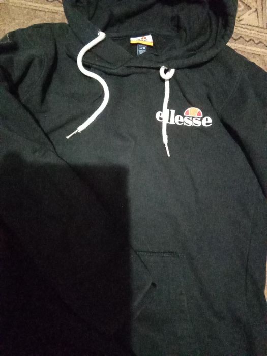 Кофта *ellesse* бірки є