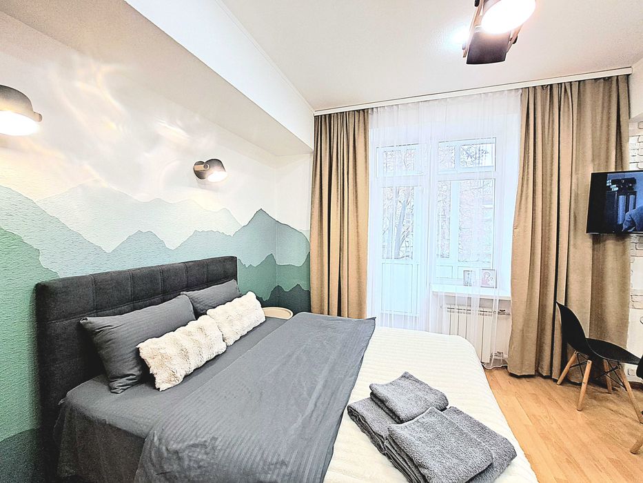 Центр! Смарагдова студія на Дарвіна , біля метро, ТРЦ Никольский