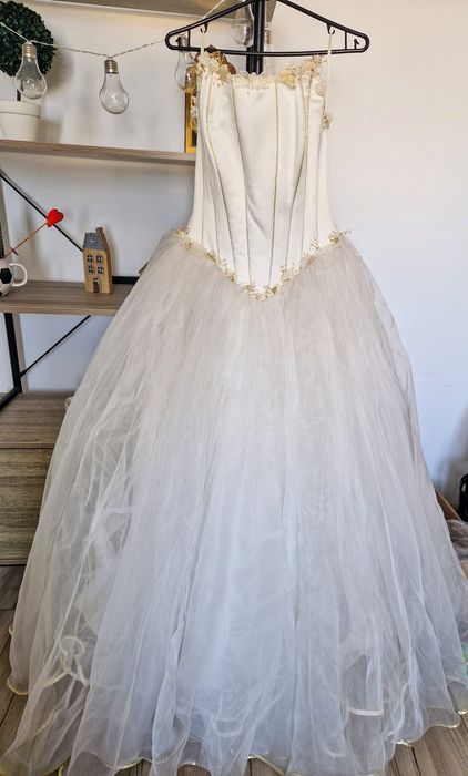 Весільна сукня в ідеальному стані