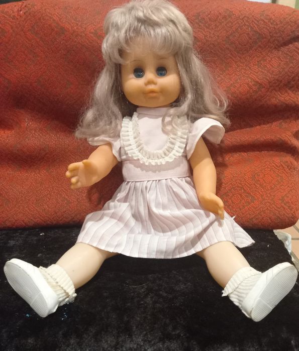 Продам куклу коллекционную