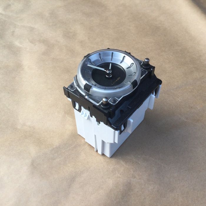 Часы автомобильные «LEXUS»