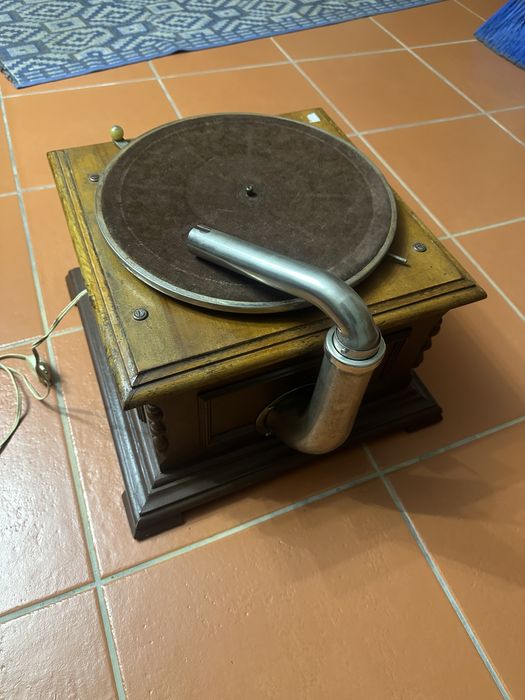 Gramofone | Grafonola | Gira discos antigo