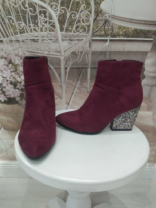 Продам ботильйони, 36 розмір