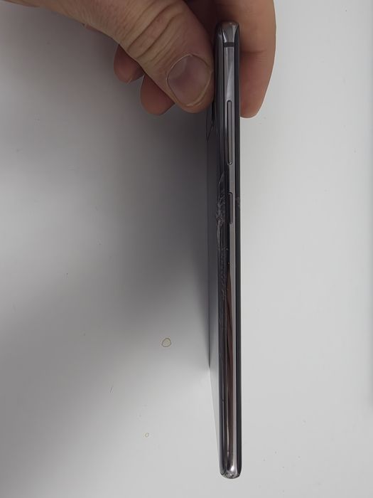 Продам samsung Galaxy s10 plus ( + )