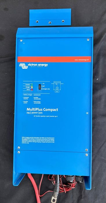 Inversor Victron 24V 2000VA + Carregador controlador Schneider