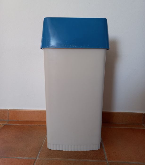 Cesto com tampa Domplex