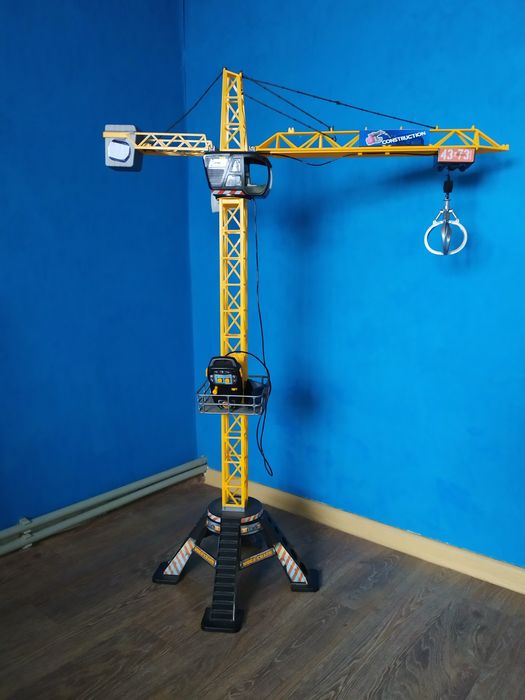 Баштовий мега кран на керуванні