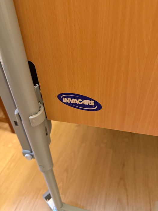 Cama articulada com colchão em excelente estado