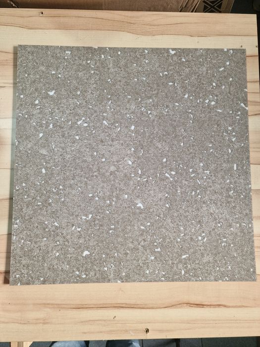 Pavimento vinil 50x50 (10 m2)