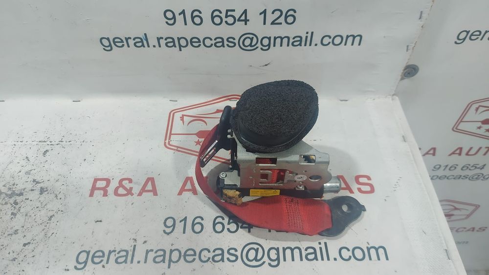 Cinto de Segurança Trás Esquerdo Mercedes Class C W204 33060586D