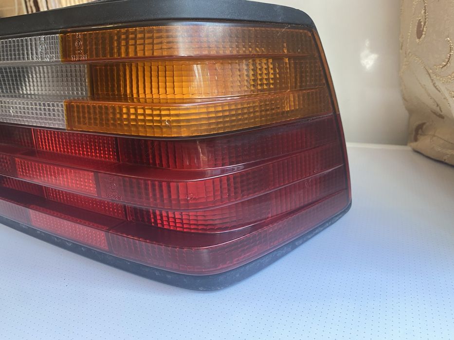 Задні фонарі mercedes w124 до рест