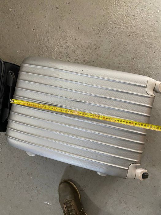 Продам валізи, чемодани