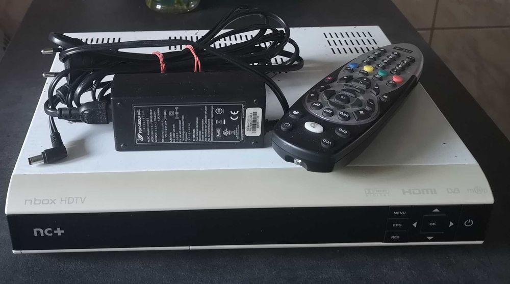 Tuner satelitarny BSK Enigma2