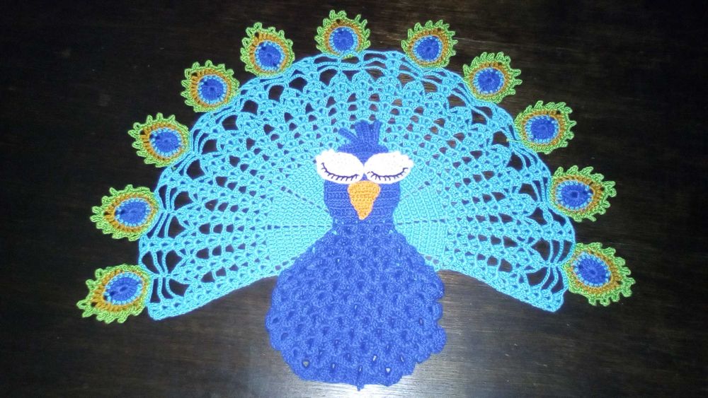 Pavão decorativo de crochê