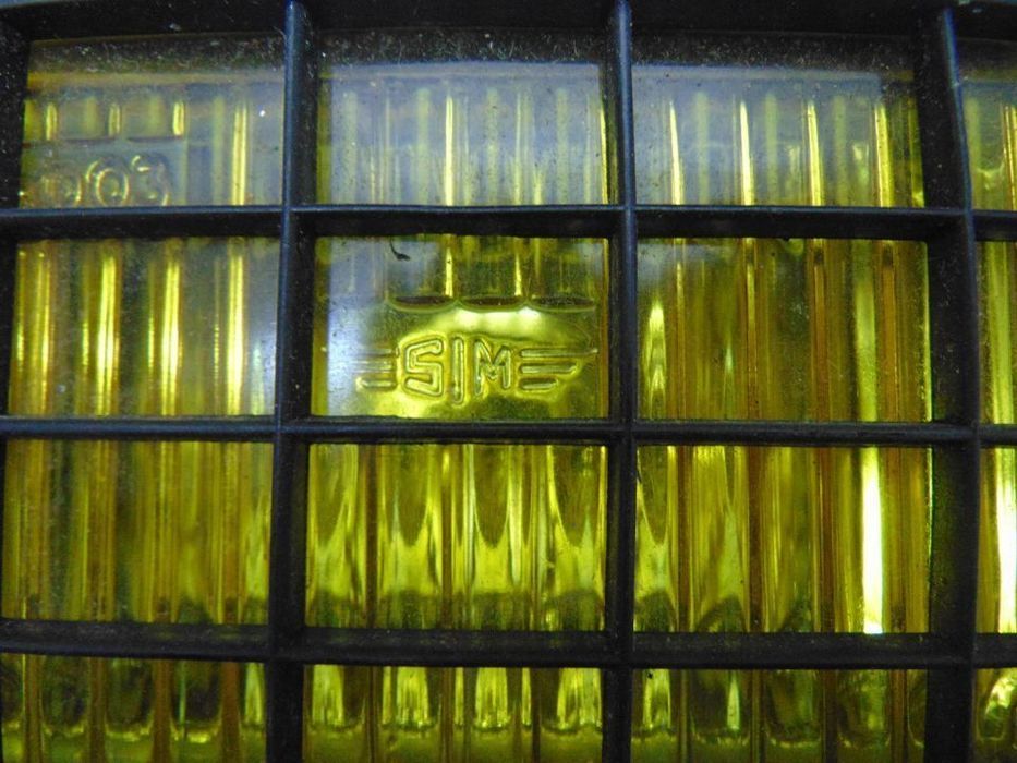 Antigos e clássicos jipes faróis de nevoeiro