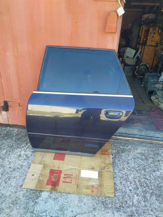 Дверь  Ауди А6С5 LZ5L