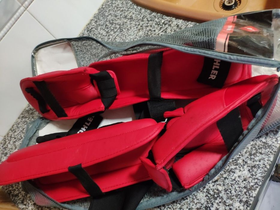 Perneiras Desportos de Contacto - Tamanho XL