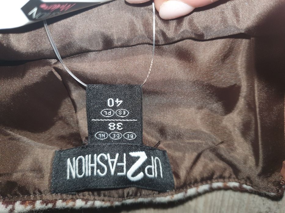 Spodnica nowa roz. 38