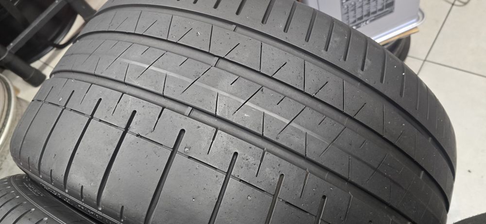 315/30/22 Pirelli Corsa super para 6mm  N0 Porsche