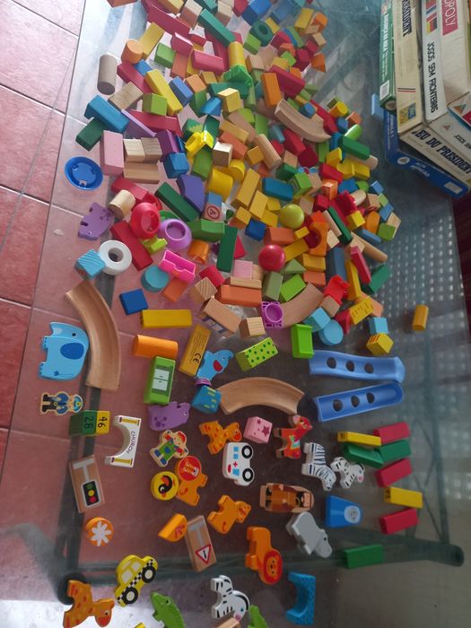 Conjunto de Figuras Geométricas em Madeira