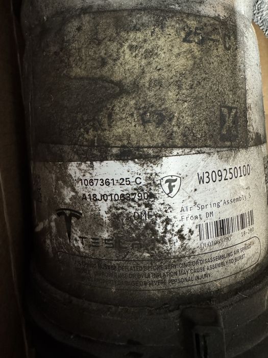 Amrotecedores frente Model S