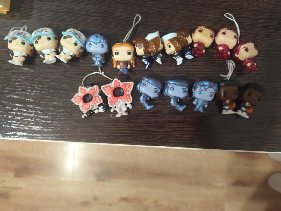 Фигурки очень странные дела