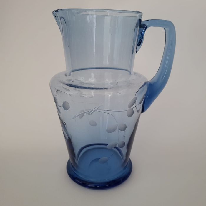 Jarro de vidro azul com biselados, Marinha Grande