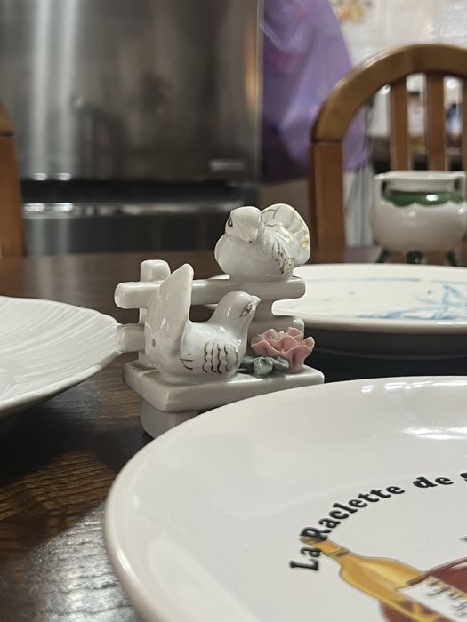 Set Aleatório de Pratos e Cerâmica Decorativa