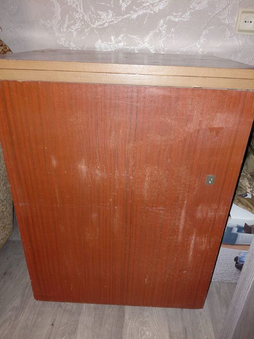 Продам швейну машинку