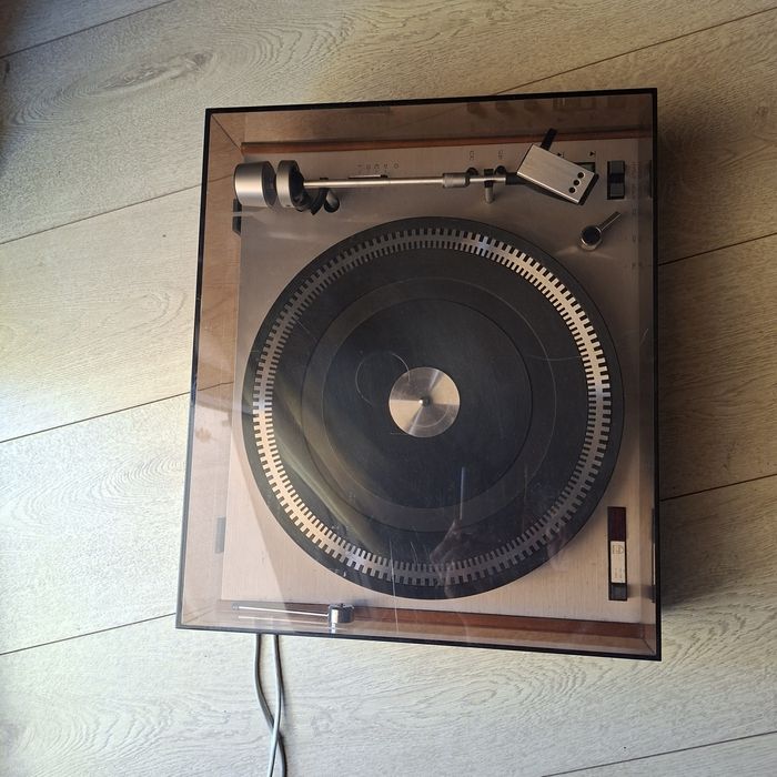 Gira discos Philips 202 Electronic com avaria