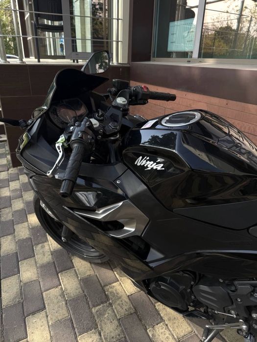 Мотоцикл Kawasaki Ninja 400 2018 рік