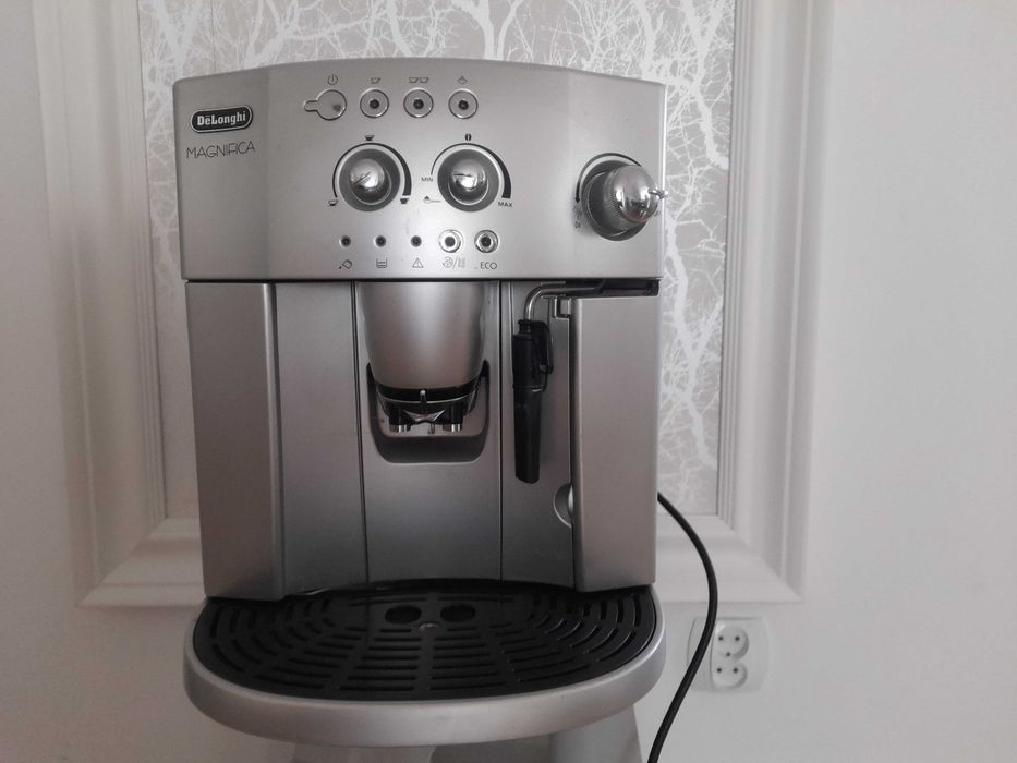Ekspres Automatyczny De'Longhi Magnifica ESAM 4200.S EX:1 Srebrny