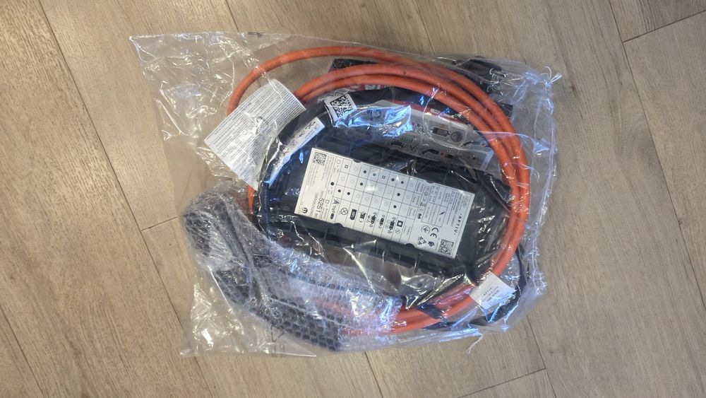 Orginalna Ładowarka samochodowa typ2 10a
