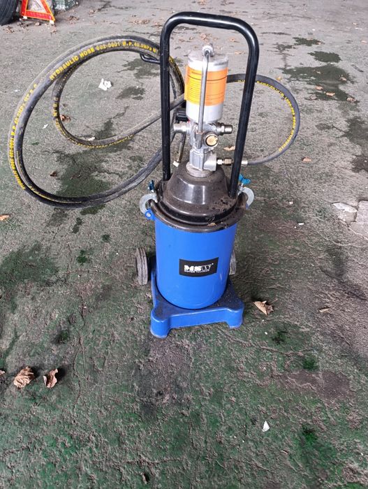 Máquina lubrificação como nova