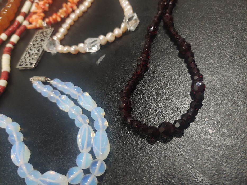 Бусы из натуральных камней в серебре