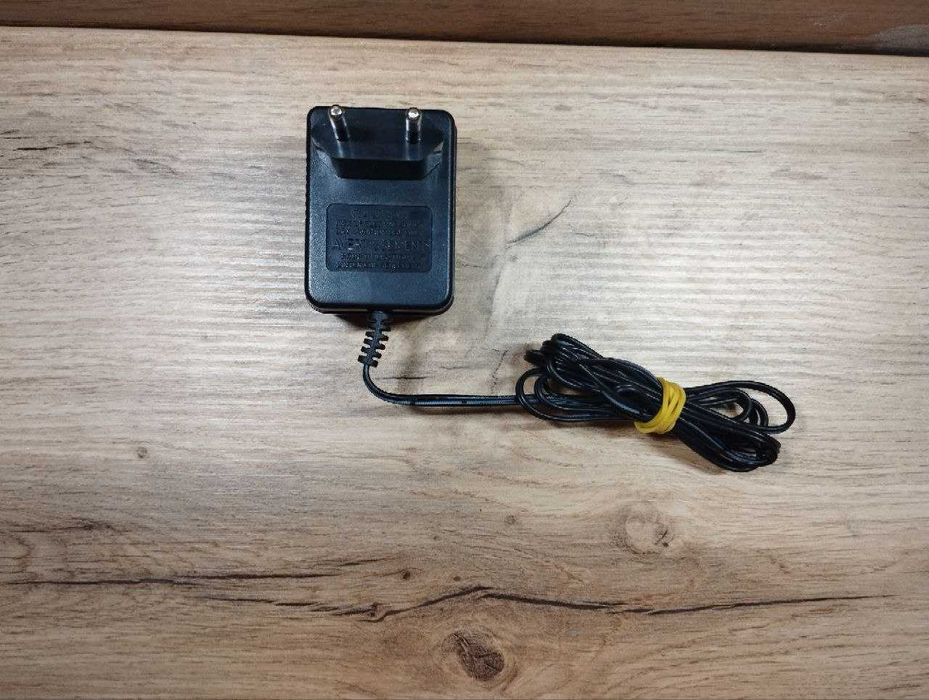 Блок живлення (адаптер) 12V 150mA - надійний, під паяння