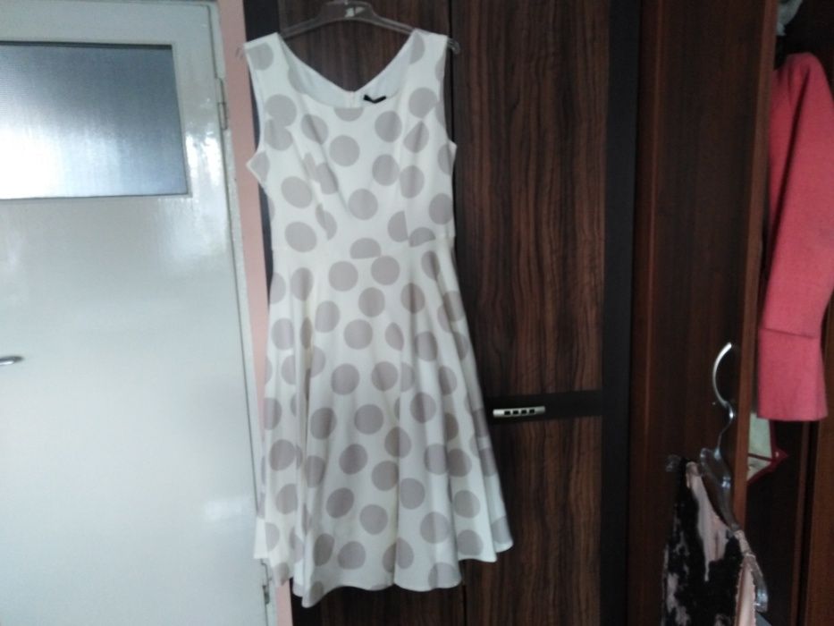 sukienka nowa z metką