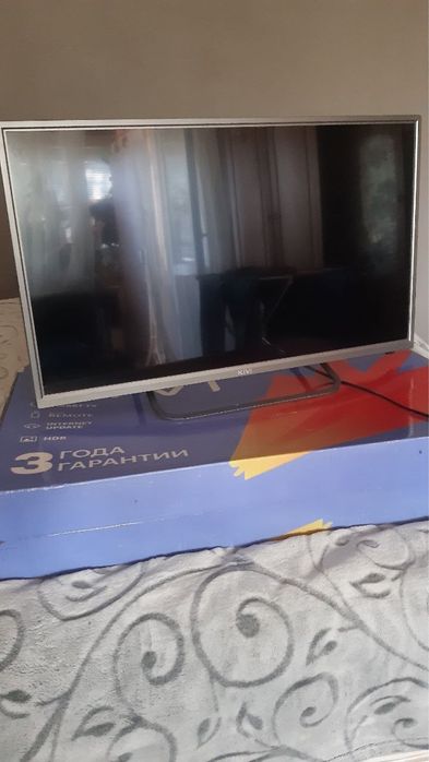 Телевізор KIVI 80”