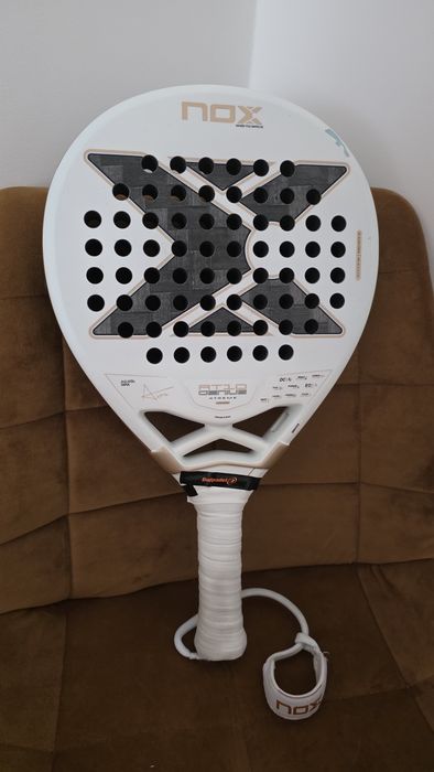 Raquete de Padel NOX AT10 Genius Agustín Tapia 2026 – Excelente Estado